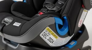 Graco car seat with visible expiration date label